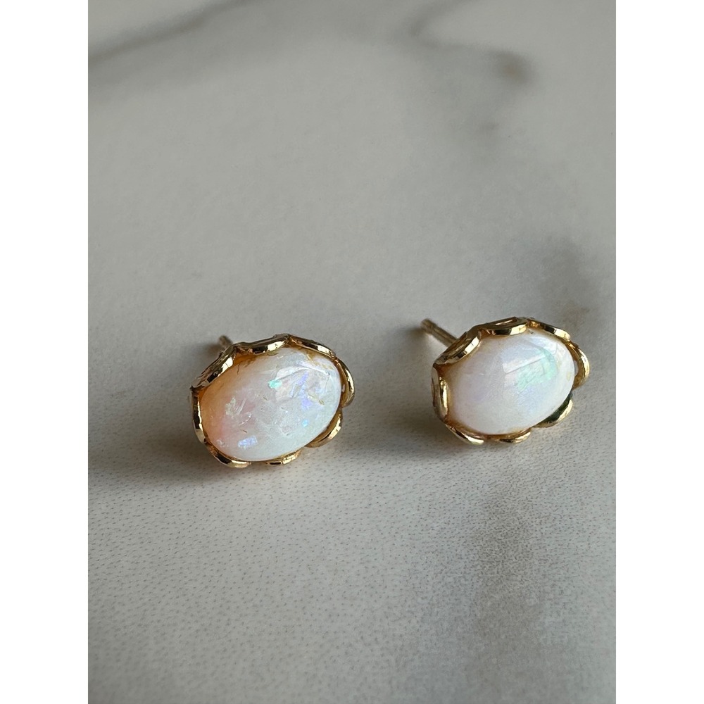 Vintage 14k Yellow Gold Opal Stud Earrings Scalloped Crown Oval Cabochon 0.65g